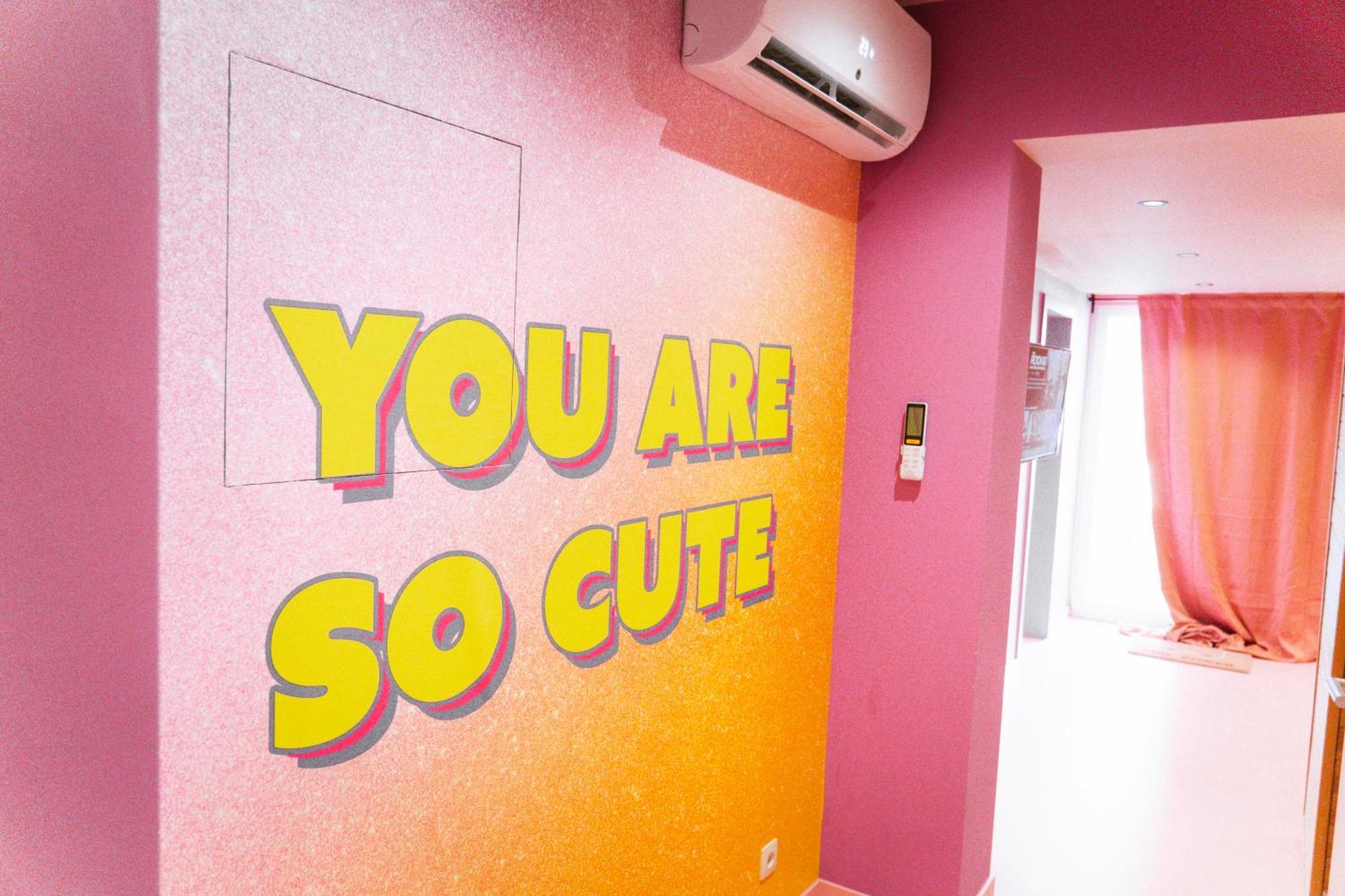 Capsule Girl Power - Balneo - Sauna - Karaoke - Billard - 2 Charleroi