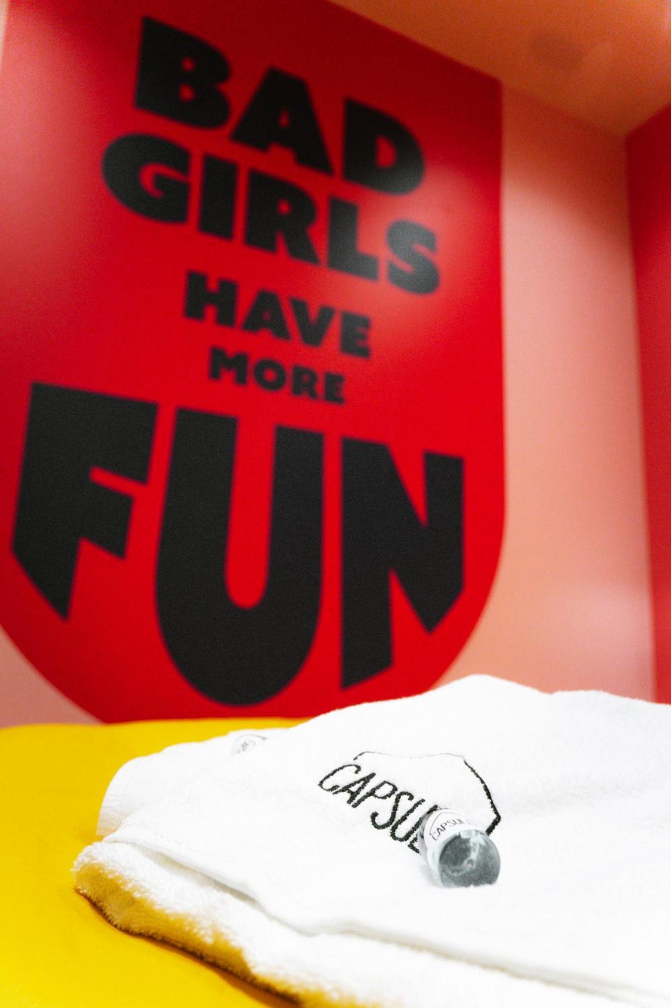 Appartamento Capsule Girl Power - Balneo - Sauna - Karaoke - Billard - 2 *