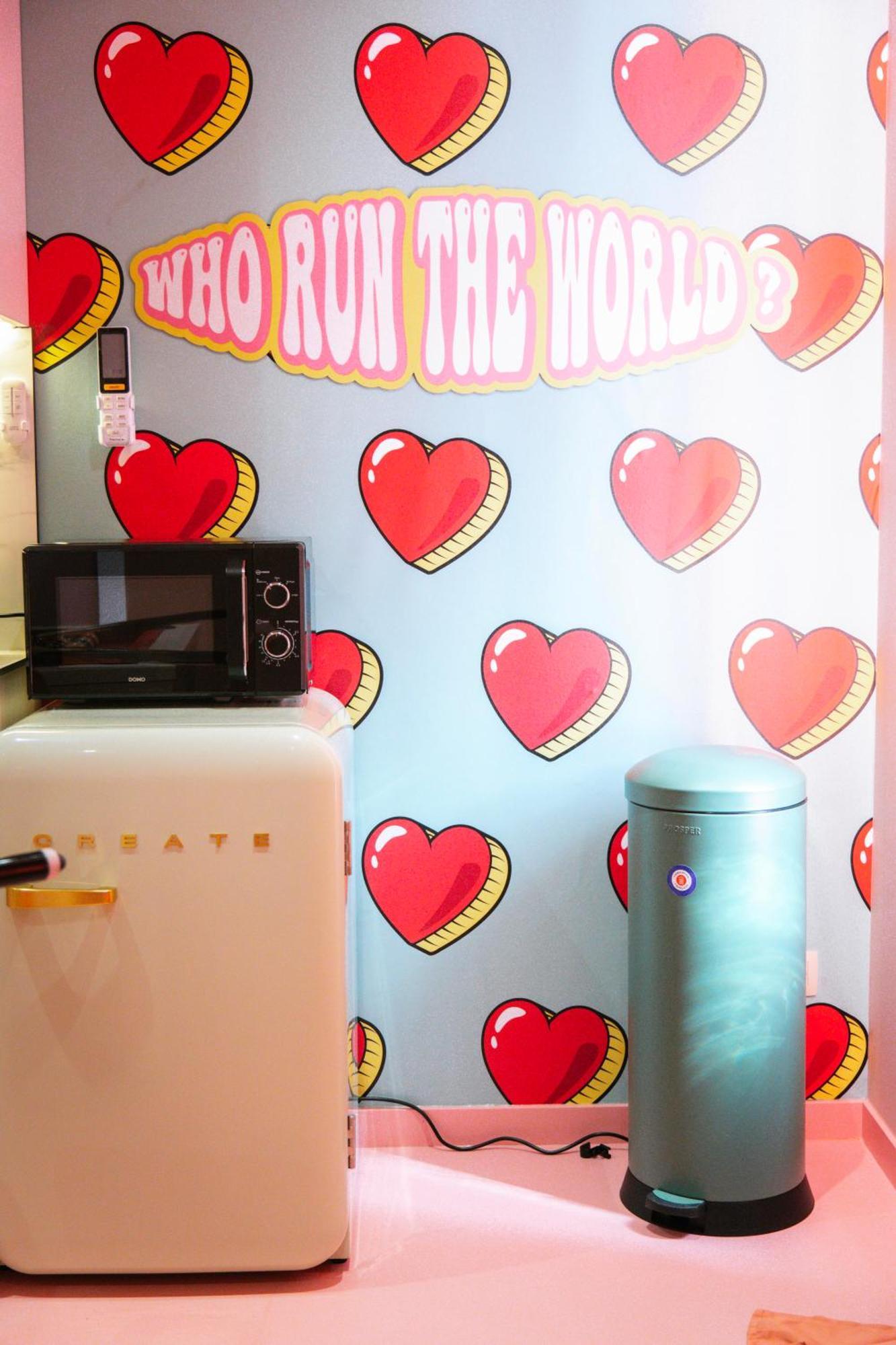 Capsule Girl Power - Balneo - Sauna - Karaoke - Billard - 2 Apartment *