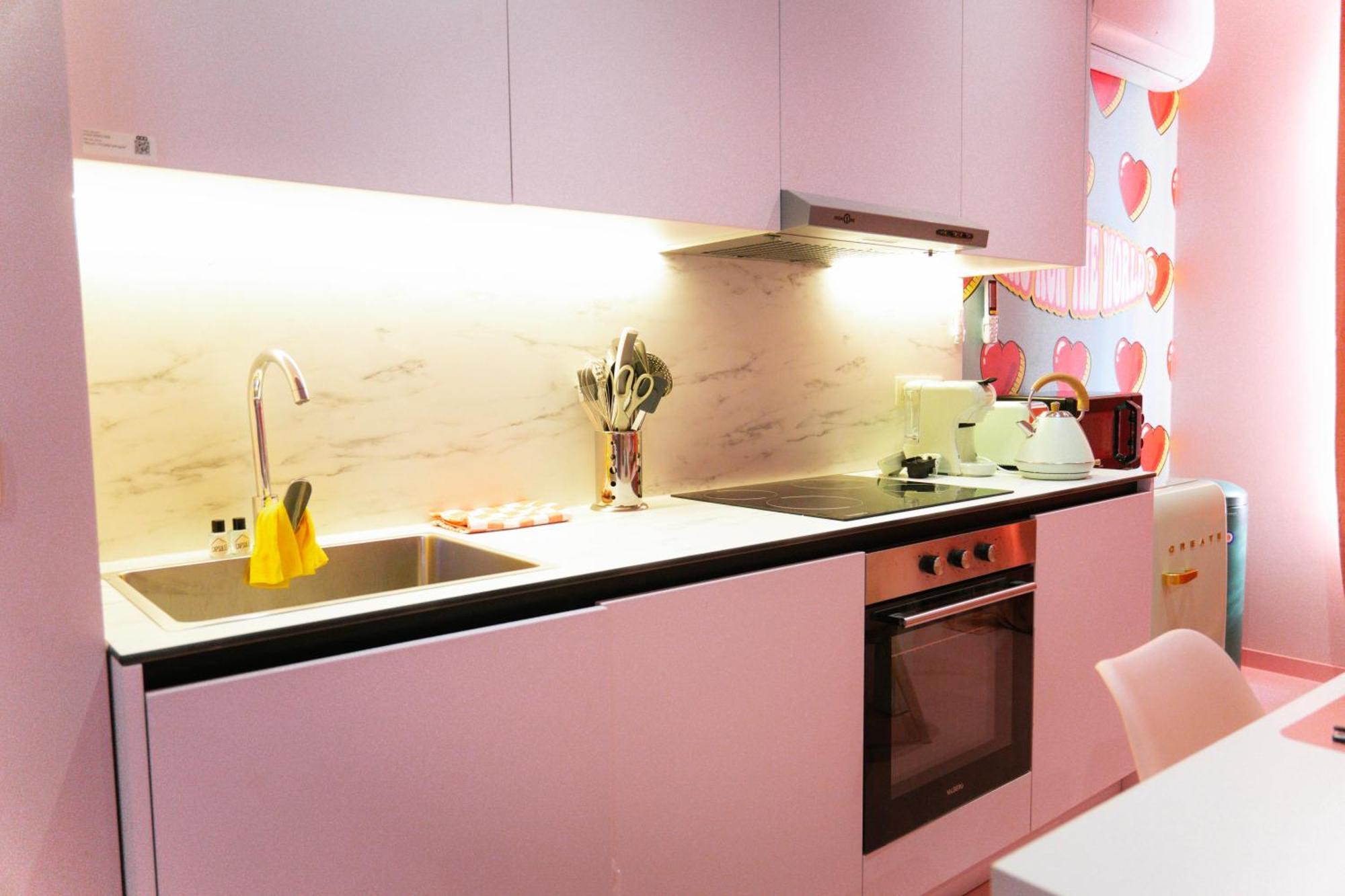 Apartment Capsule Girl Power - Balneo - Sauna - Karaoke - Billard - 2 Charleroi
